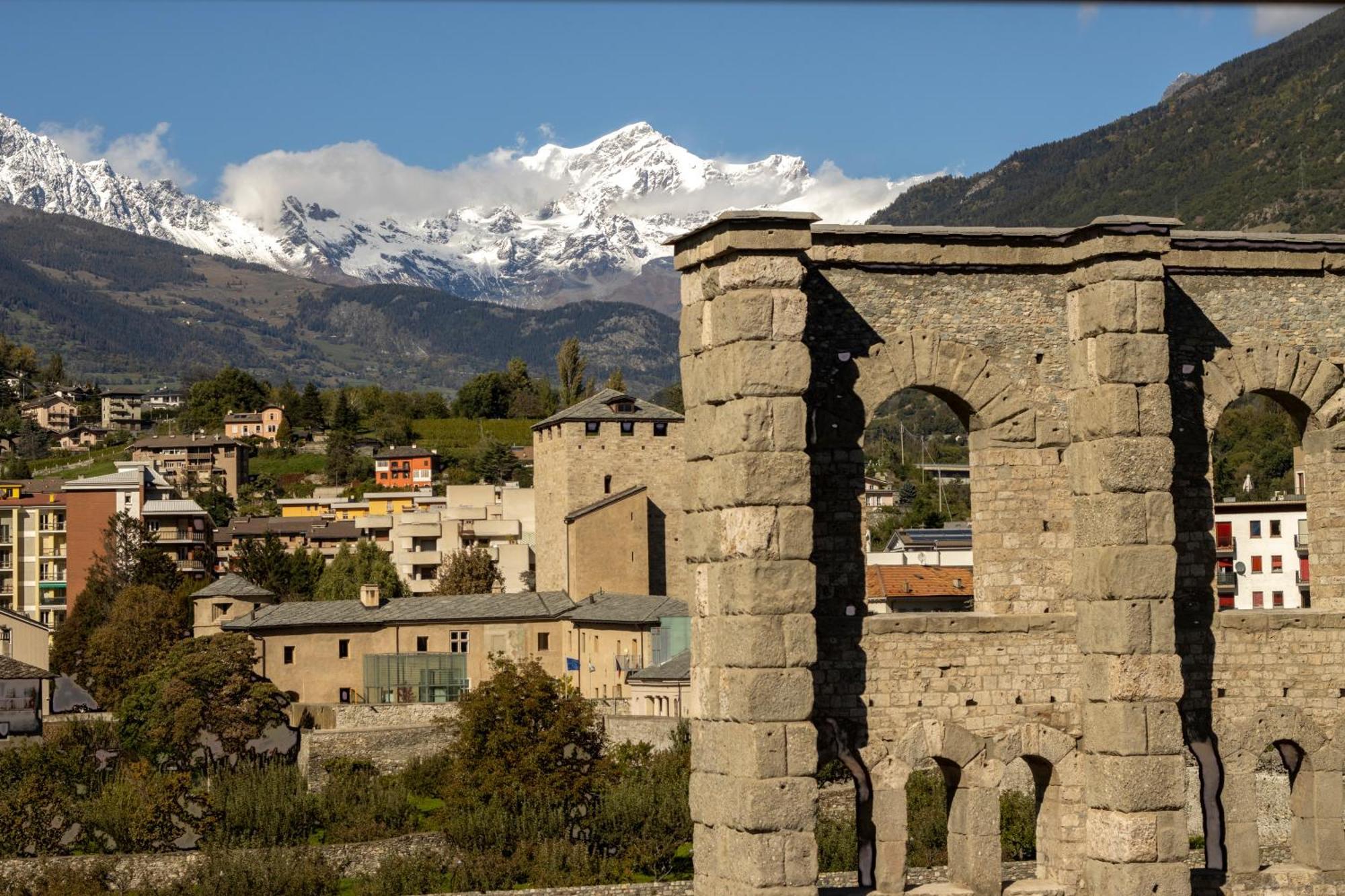 Aosta Con Vista - Appartamento In Centro エクステリア 写真