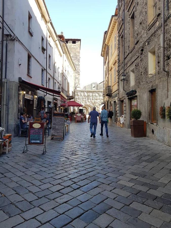 Aosta Con Vista - Appartamento In Centro エクステリア 写真